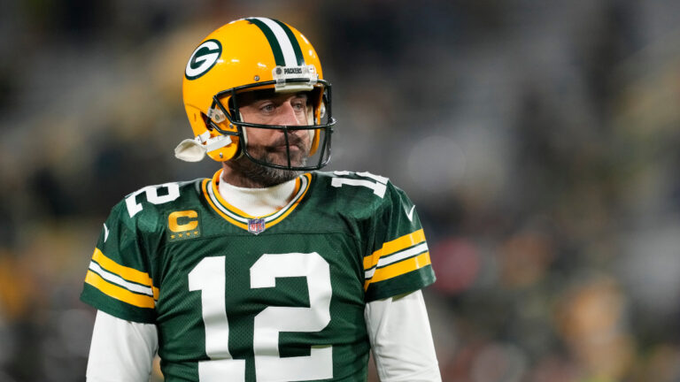 aaron-rodgers-trade-is-complicated